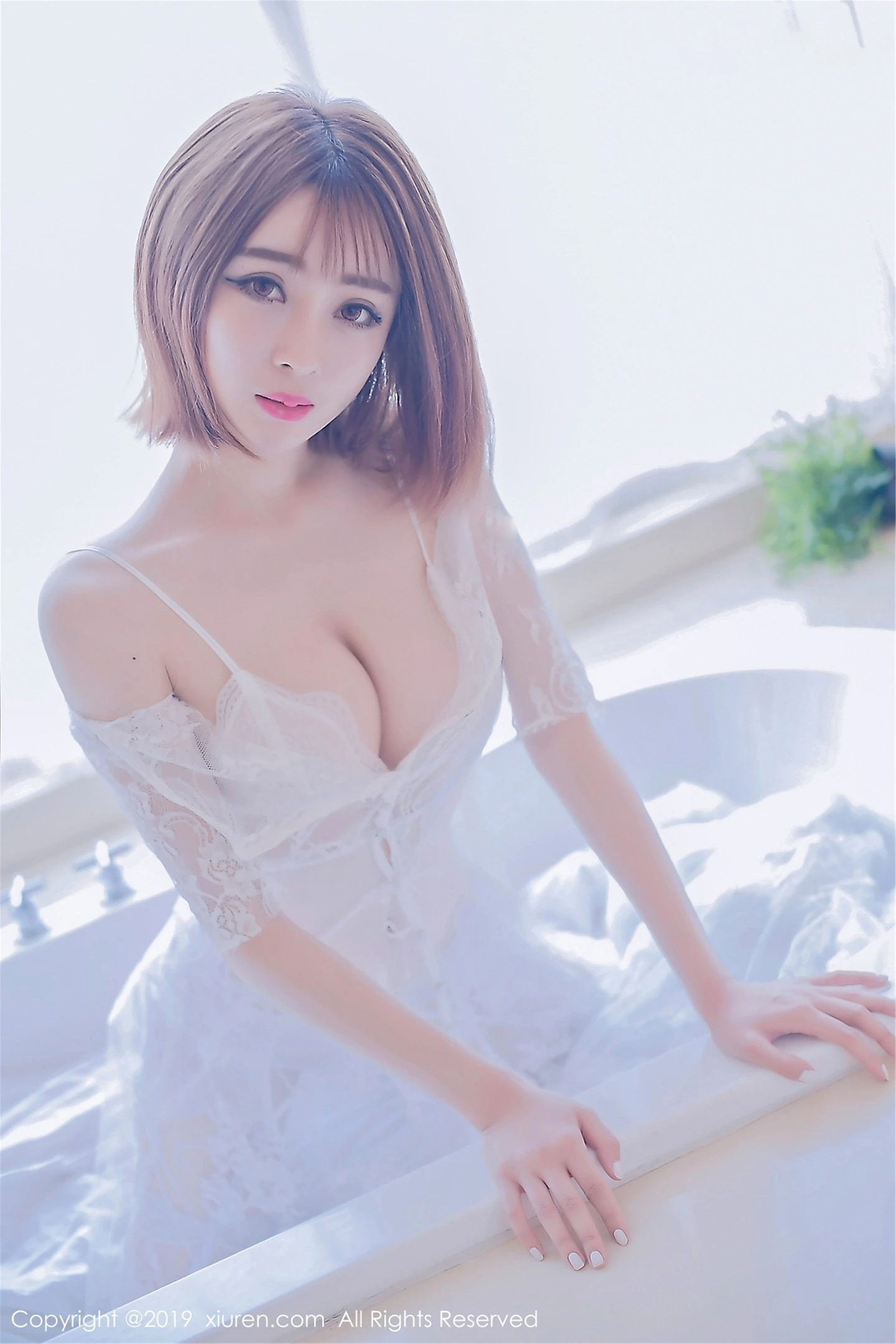 图片[5]-[XiuRen秀人网]VOL.1406 嫩模凌萍儿私房白色蕾丝内衣配吊带白丝渔网完美诱惑写真47P-秀人网官方网站